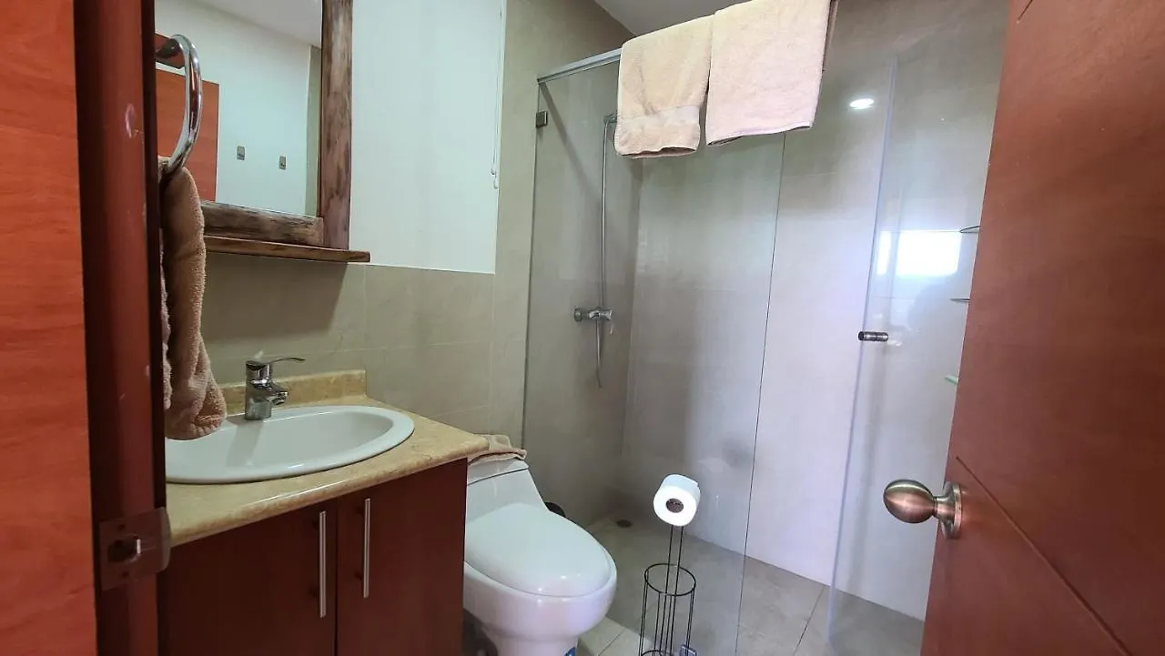 Departamento Privado Una Habitacion Y Balcon Sector Solca Y Embajada Eeuu Apartment Quito